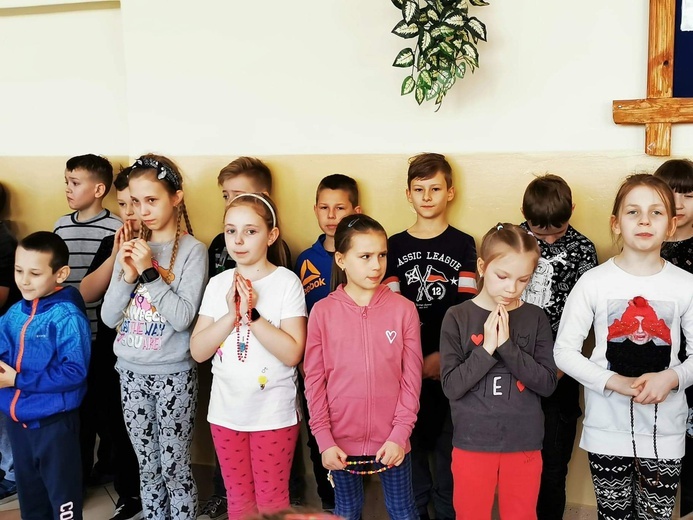 Ciężkowickie dzieci modlą się o pokój 