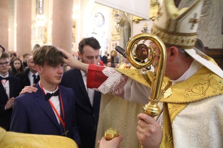 Limanowa. Bierzmowanie 2022