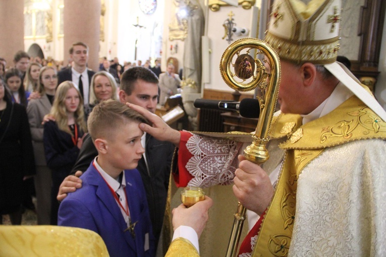Limanowa. Bierzmowanie 2022
