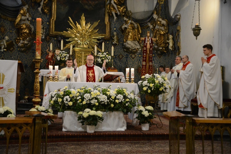 Rozpoczęcie wieczystej adoracji w Opolu