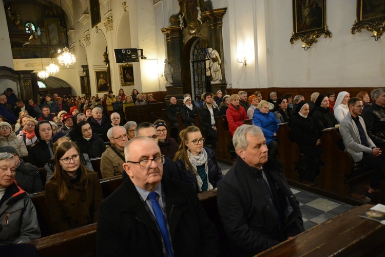 Rozpoczęcie wieczystej adoracji w Opolu