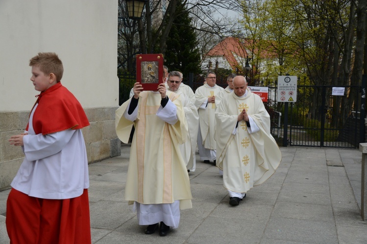 Rozpoczęcie wieczystej adoracji w Opolu