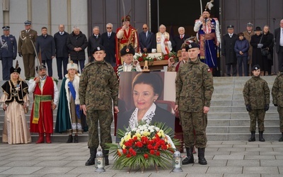 Prowadziła ją miłość ojczyzny. Pogrzeb Karoliny Kaczorowskiej