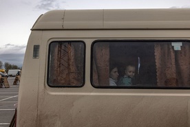 Władze Ukrainy: Rosjanie wywieźli do Władywostoku 90 dzieci z Mariupola 