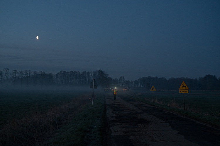 Nocna pielgrzymka "Na przekór" w 2022 r. - część 1