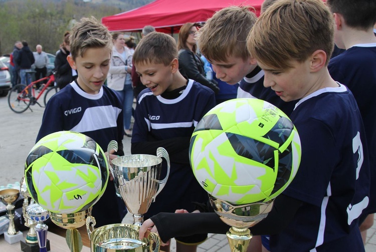 Piłkarski turniej o puchar dziekana andrychowskiego w Targanicach - 2022