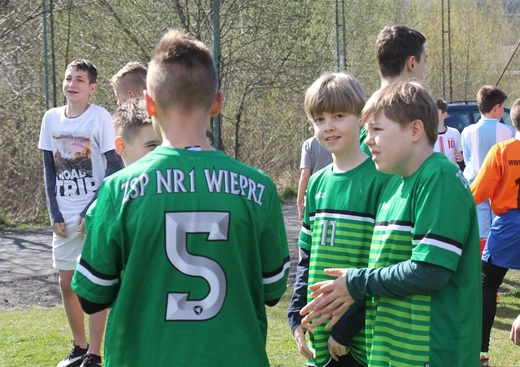 Piłkarski turniej o puchar dziekana andrychowskiego w Targanicach - 2022