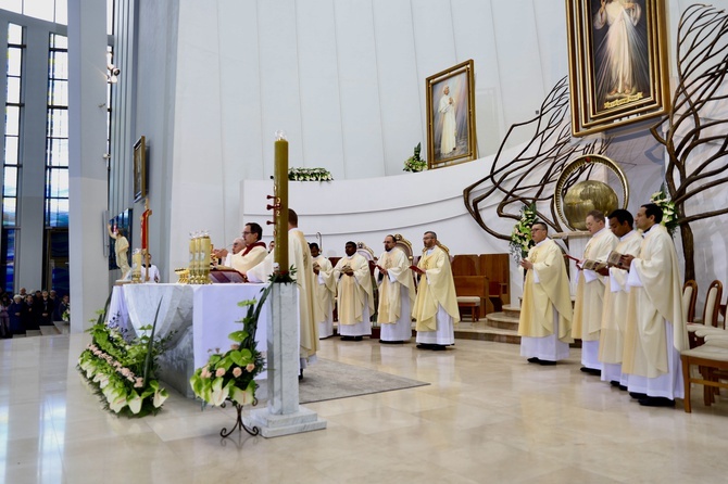 Kraków-Łagiewniki. Msza św. w Niedzielę Miłosierdzia Bożego