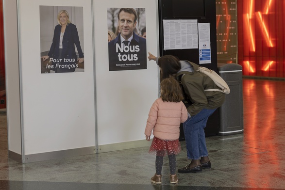 Francja/ Wybory prezydenckie: do godz.12 frekwencja wyniosła 26, 41 proc.