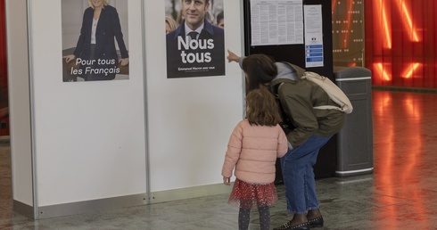 Francja/ Wybory prezydenckie: do godz.12 frekwencja wyniosła 26, 41 proc.