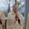 Abp Jędraszewski: Jest Chrystus w tych cierpiących, boleśnie dotkniętych ludziach