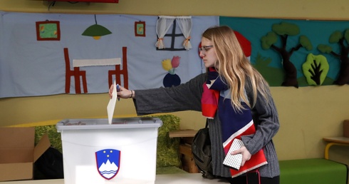 Słowenia/ Exit poll: liberalna partia Ruch Wolności zwycięża w wyborach parlamentarnych