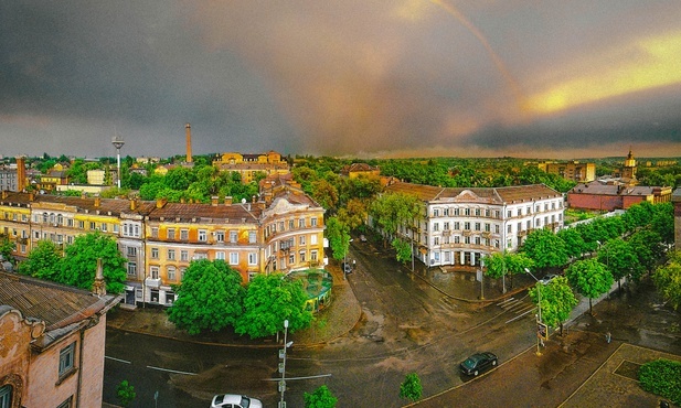 Rodzinne miasto Zełenskiego przygotowuje się na rosyjski atak