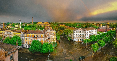 Rodzinne miasto Zełenskiego przygotowuje się na rosyjski atak