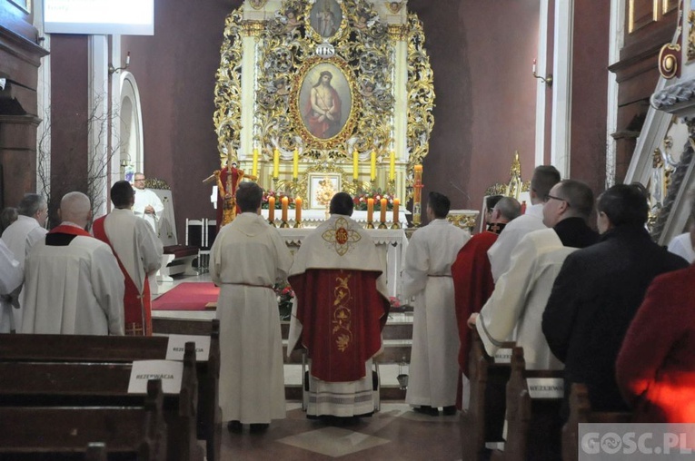 Czerwieńsk. Relikwie patrona w kościele parafialnym