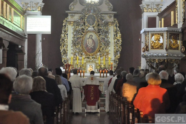 Czerwieńsk. Relikwie patrona w kościele parafialnym