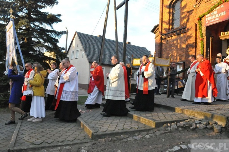 Czerwieńsk. Relikwie patrona w kościele parafialnym