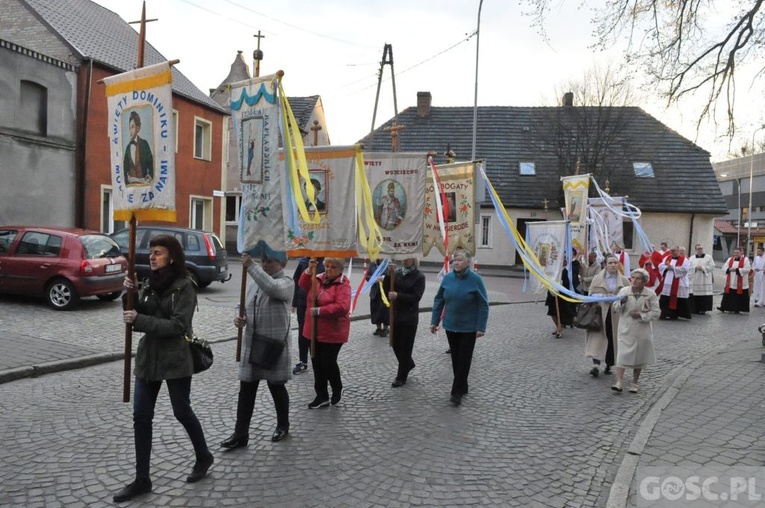 Czerwieńsk. Relikwie patrona w kościele parafialnym