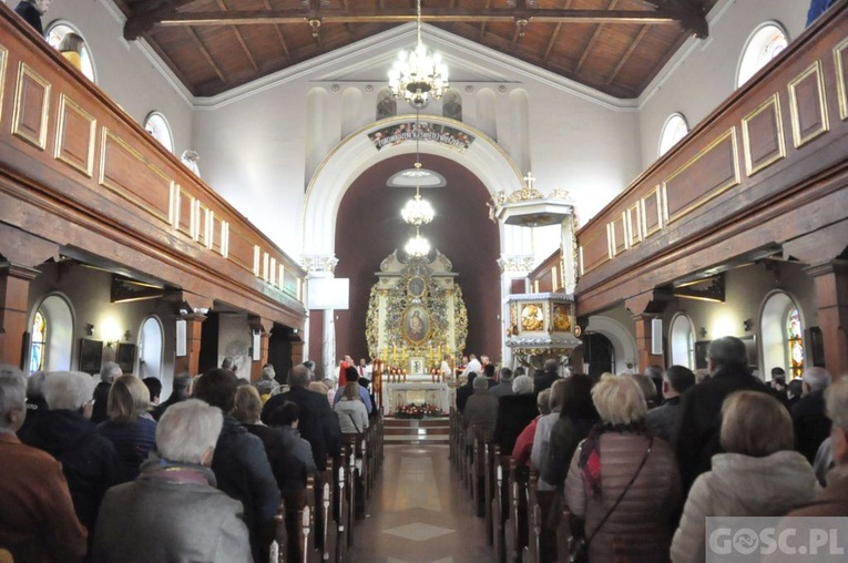 Czerwieńsk. Relikwie patrona w kościele parafialnym