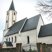 Zabytkowy kościół w Ciechanowicach. 