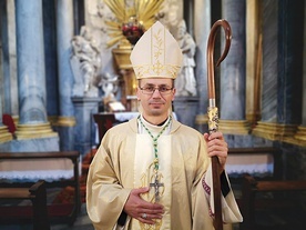 	Nowo wyświęcony jest 73. biskupem pomocniczym archidiecezji wrocławskiej.