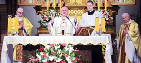 ▲	Mszy św. przewodniczył abp Józef Górzyński.
