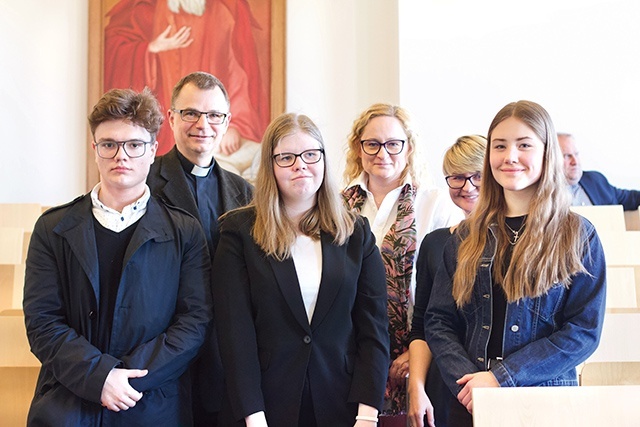 ▲	W finale ogólnopolskim archidiecezję warmińską będą reprezentować (od lewej): Jakub Chełstowski, Gabriela Prusek oraz Wiktoria Zdun.