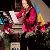 Artystka wykonała m.in. utwór ukraińskiego kompozytora Myrosława Skoryka „Melodia”.