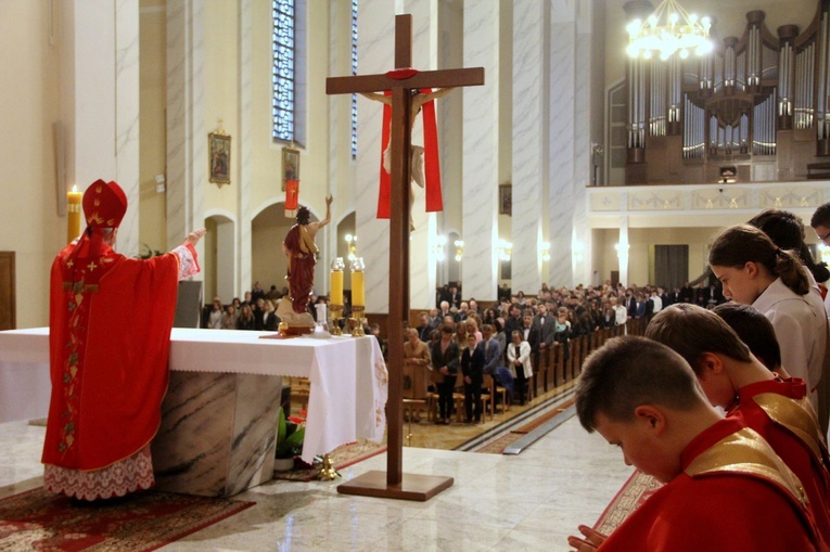 Tarnów. Bierzmowanie w kościele Najświętszego Serca Pana Jezusa 2022