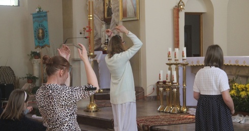 Śpiewem, tańcem i otwartym sercem