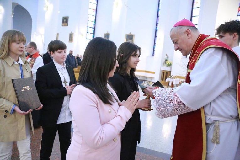 Bierzmowanie młodzieży od Karoliny