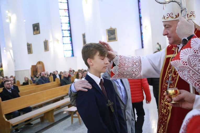 Bierzmowanie młodzieży od Karoliny