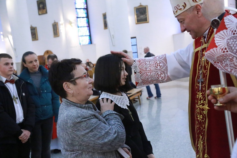Bierzmowanie młodzieży od Karoliny