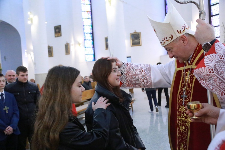 Bierzmowanie młodzieży od Karoliny