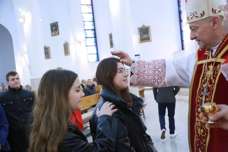 Bierzmowanie młodzieży od Karoliny
