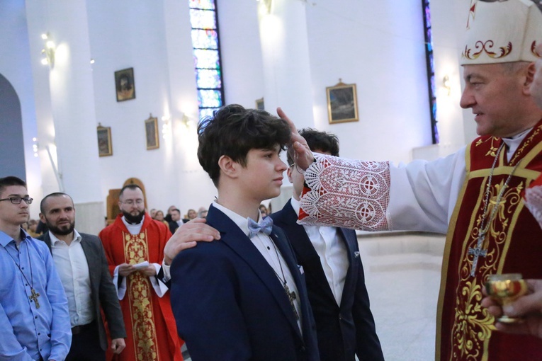 Bierzmowanie młodzieży od Karoliny