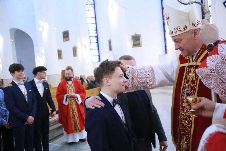 Bierzmowanie młodzieży od Karoliny