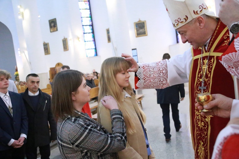Bierzmowanie młodzieży od Karoliny