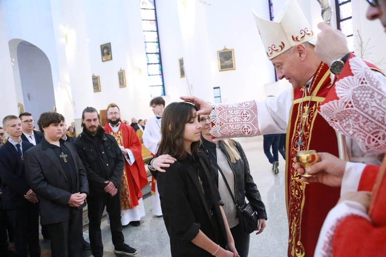 Bierzmowanie młodzieży od Karoliny