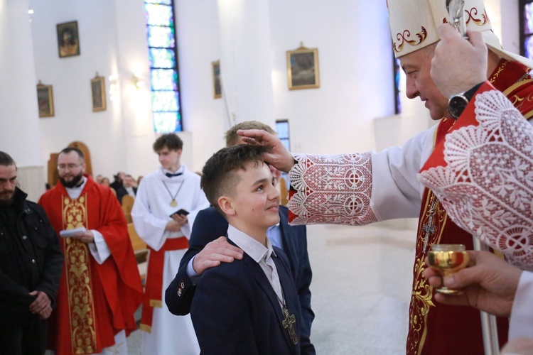 Bierzmowanie młodzieży od Karoliny