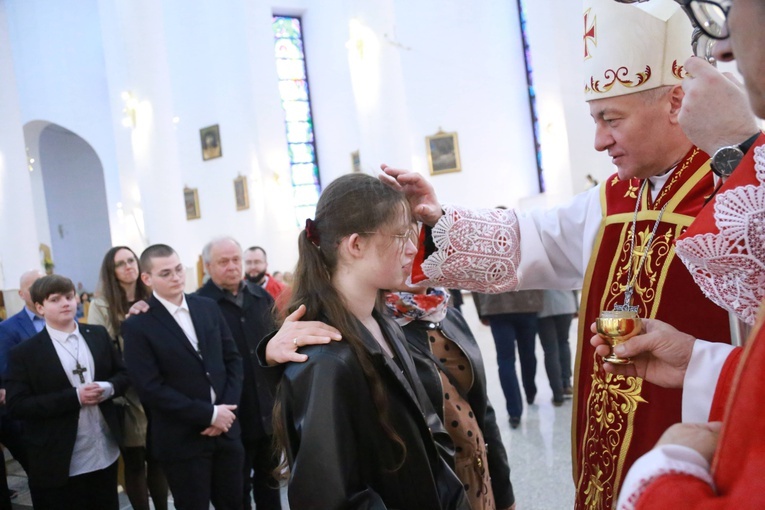 Bierzmowanie młodzieży od Karoliny