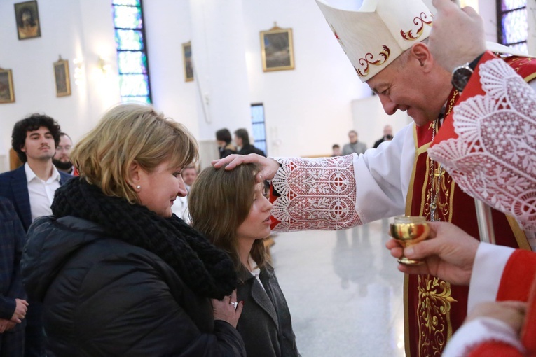 Bierzmowanie młodzieży od Karoliny