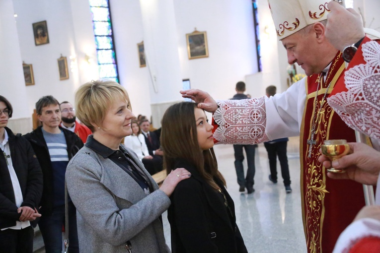 Bierzmowanie młodzieży od Karoliny