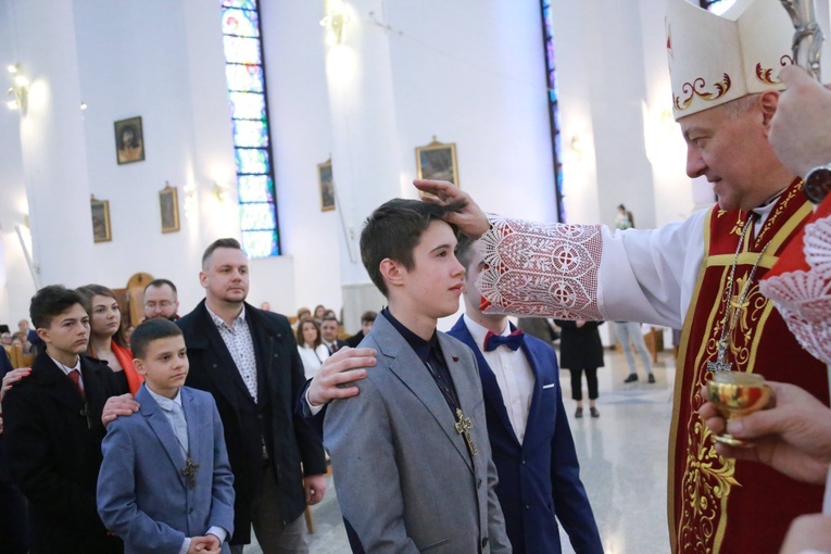 Bierzmowanie młodzieży od Karoliny