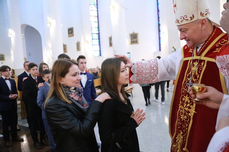 Bierzmowanie młodzieży od Karoliny