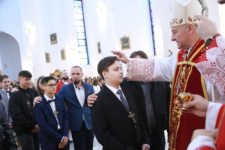 Bierzmowanie młodzieży od Karoliny