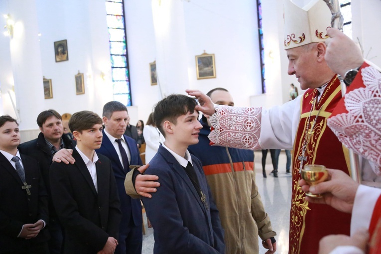 Bierzmowanie młodzieży od Karoliny