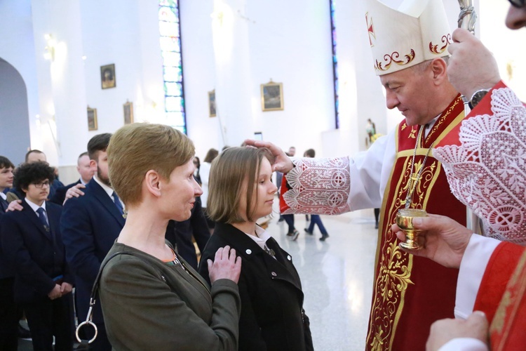 Bierzmowanie młodzieży od Karoliny