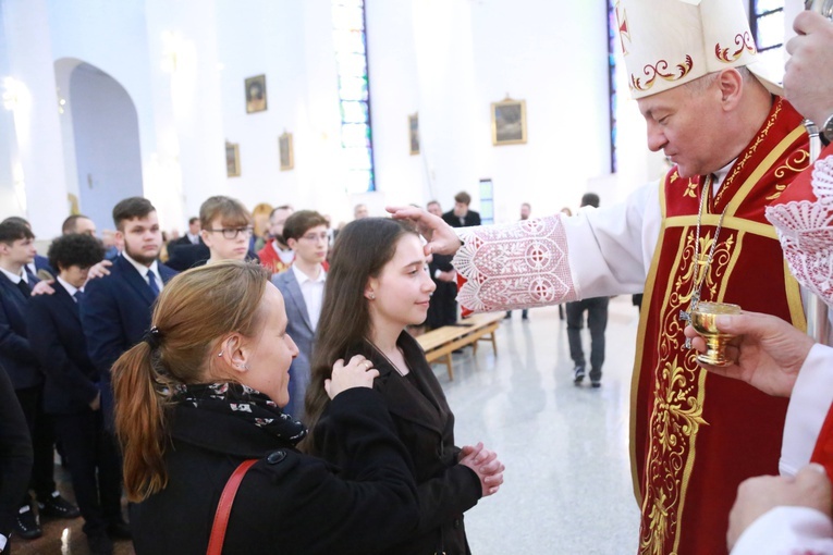 Bierzmowanie młodzieży od Karoliny