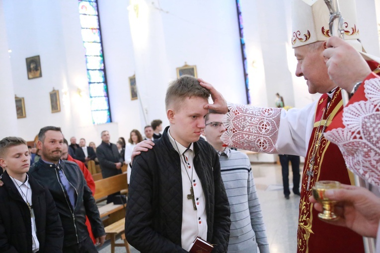 Bierzmowanie młodzieży od Karoliny